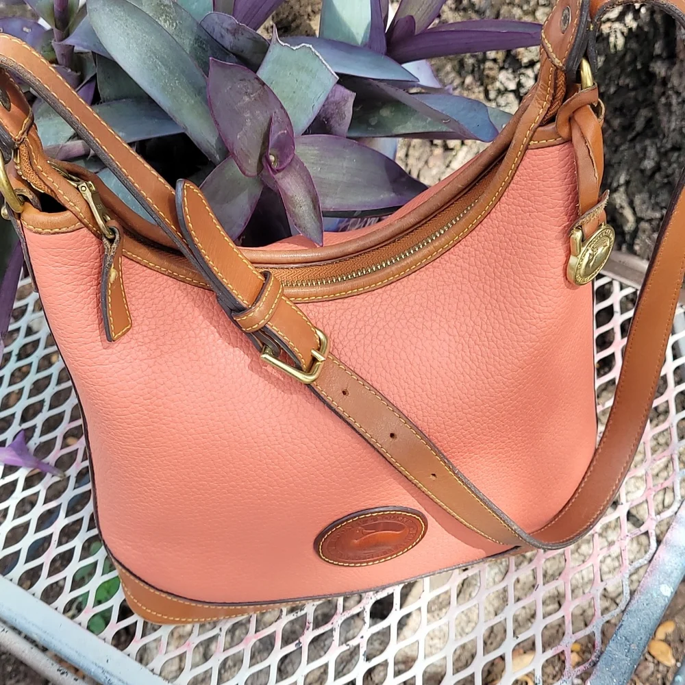 Vintage Dooney & Bourke AWL Sweet Peachy Hobo - Picture 15 of 16